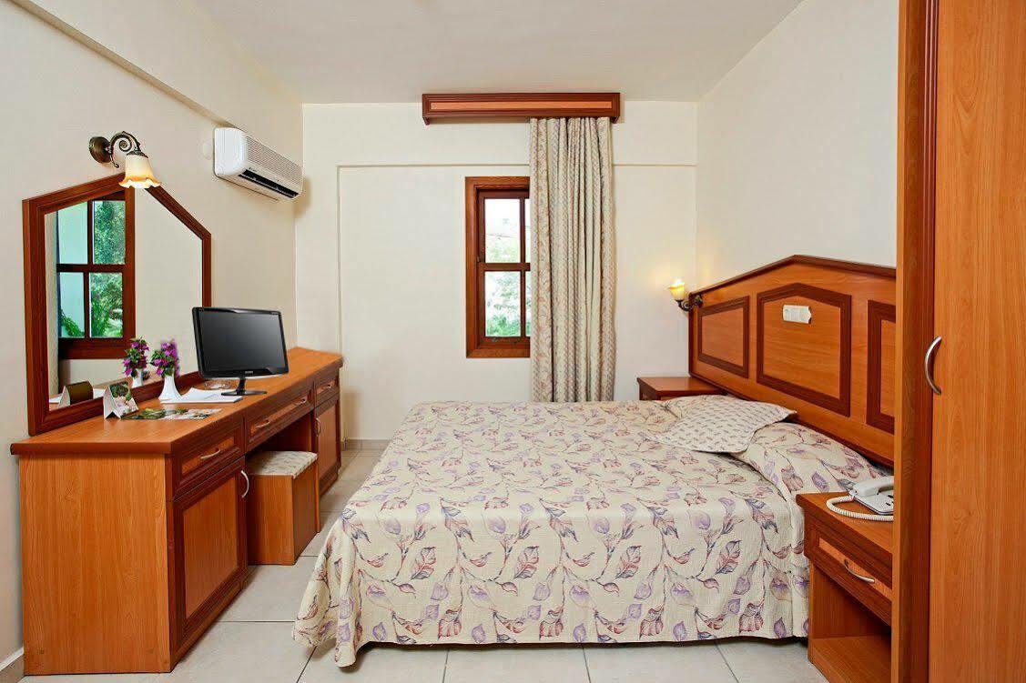 Katranci Park Hotel เฟทิเย ภายนอก รูปภาพ