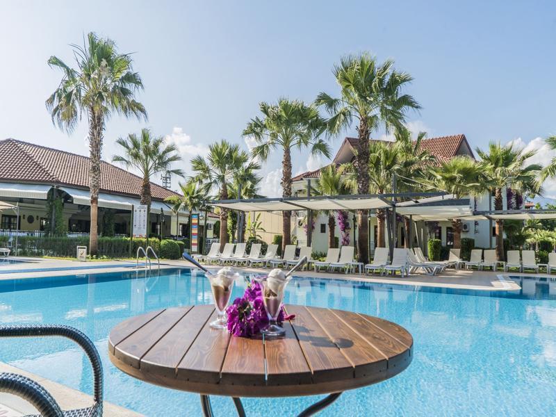 Katranci Park Hotel เฟทิเย ภายนอก รูปภาพ