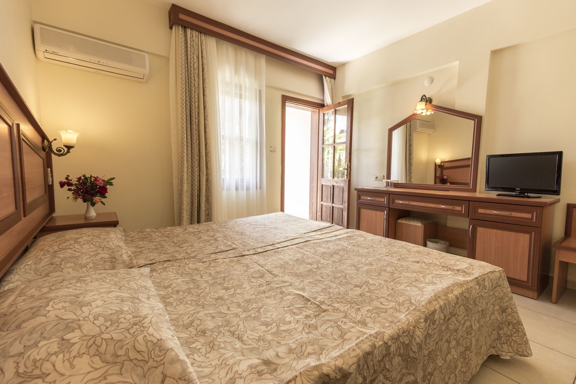 Katranci Park Hotel เฟทิเย ภายนอก รูปภาพ